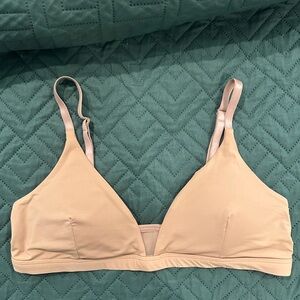 Wear Pepper wirefree bra, nude color, size medium.EUC